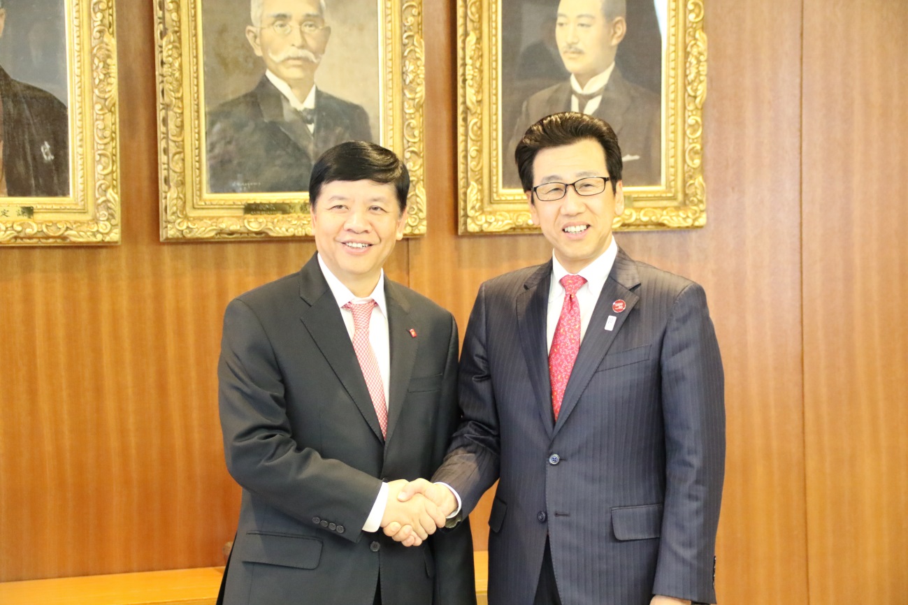 駐日ベトナム社会主義共和国大使館特命全権大使がお越しになりました 秋元克広公式サイト｜つづける、つなぐ、つぎへ WEB